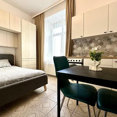 Apartment 7-7-6